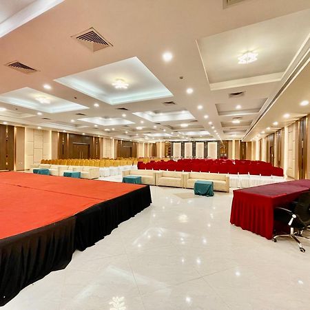 The Elite Lucknow Convention Hotel Екстериор снимка