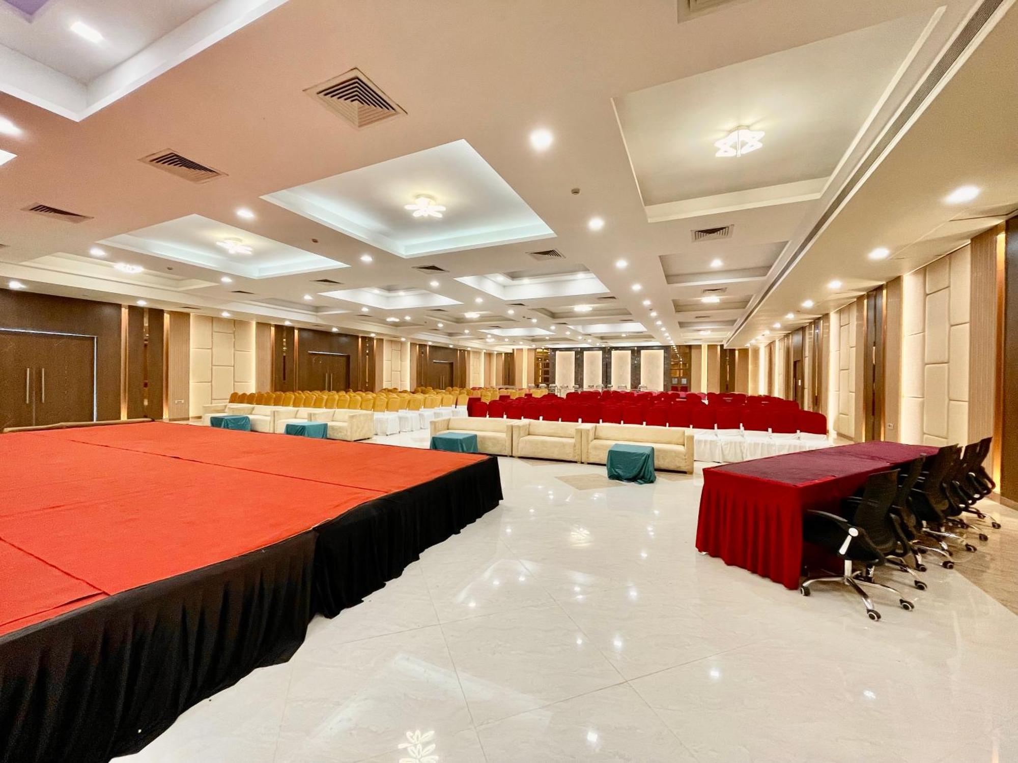 The Elite Lucknow Convention Hotel Екстериор снимка