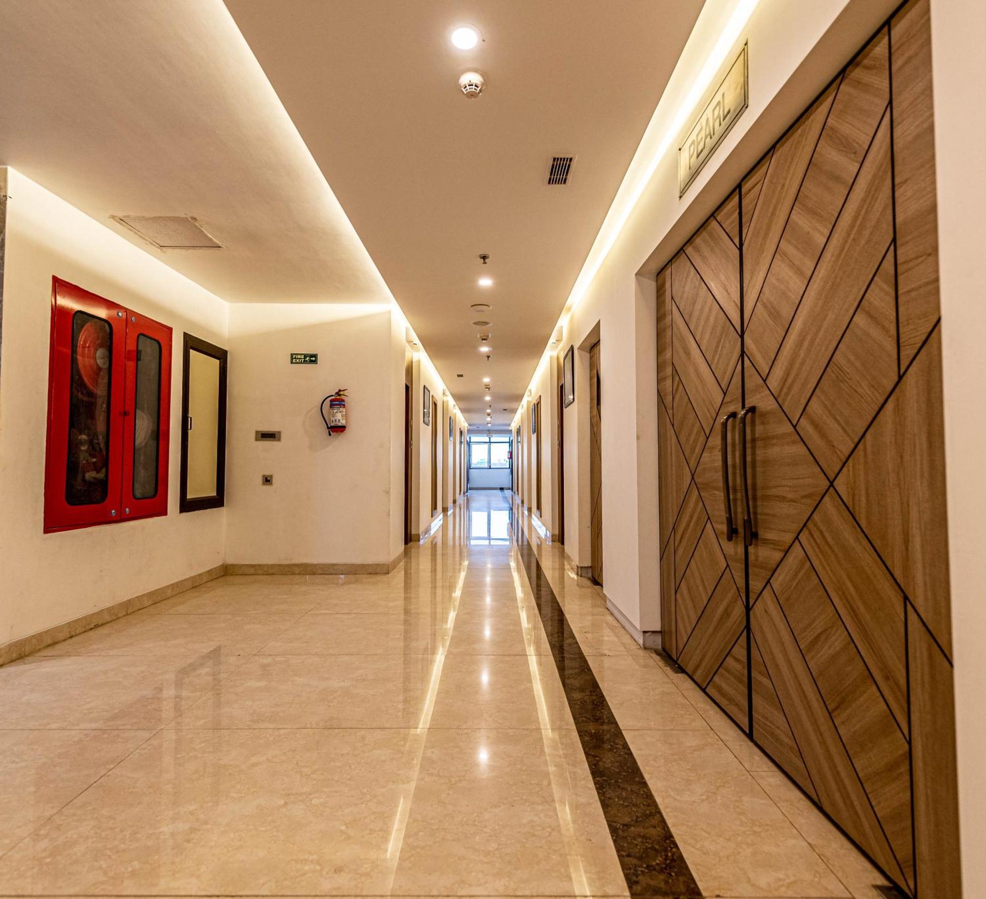 The Elite Lucknow Convention Hotel Екстериор снимка
