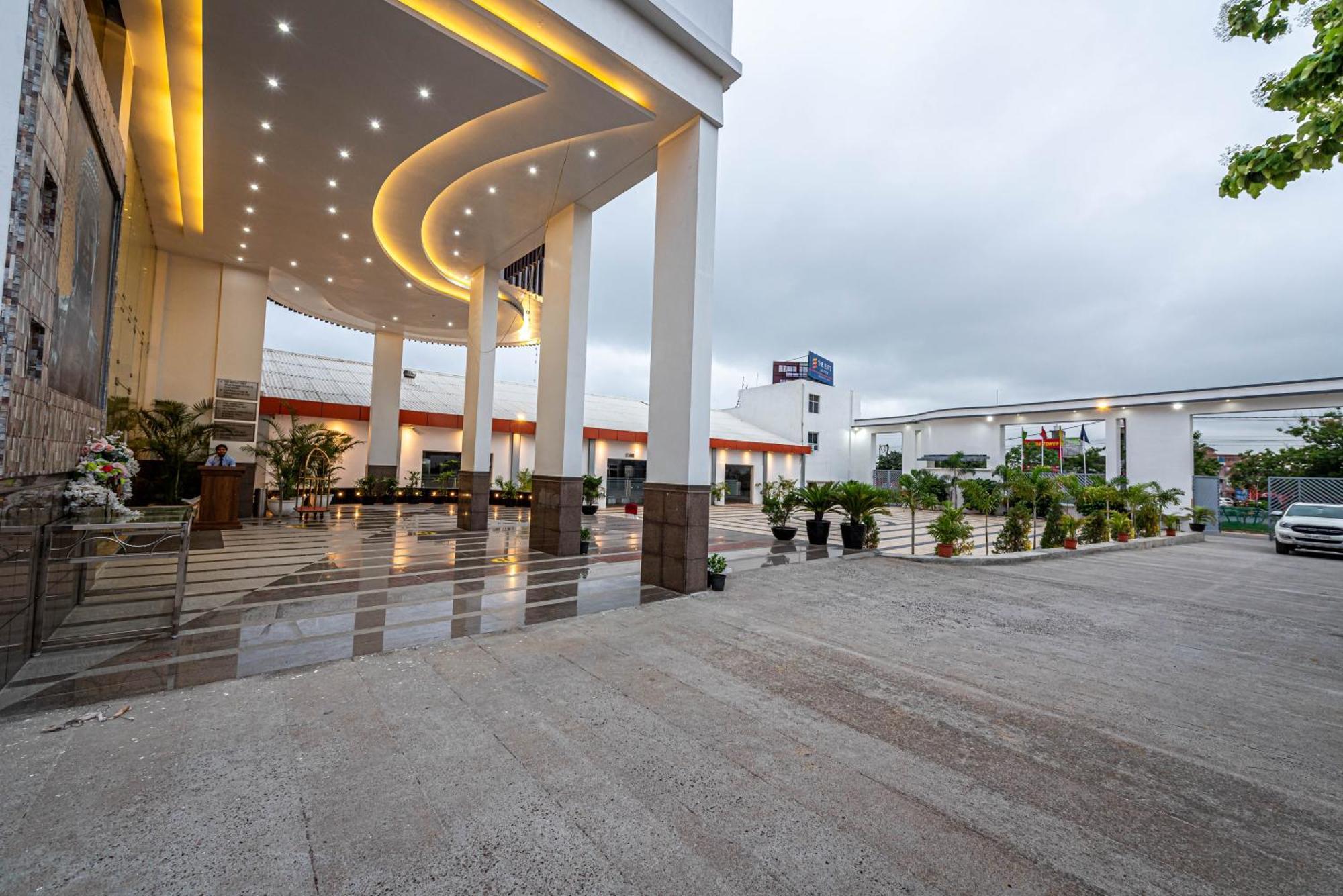 The Elite Lucknow Convention Hotel Екстериор снимка