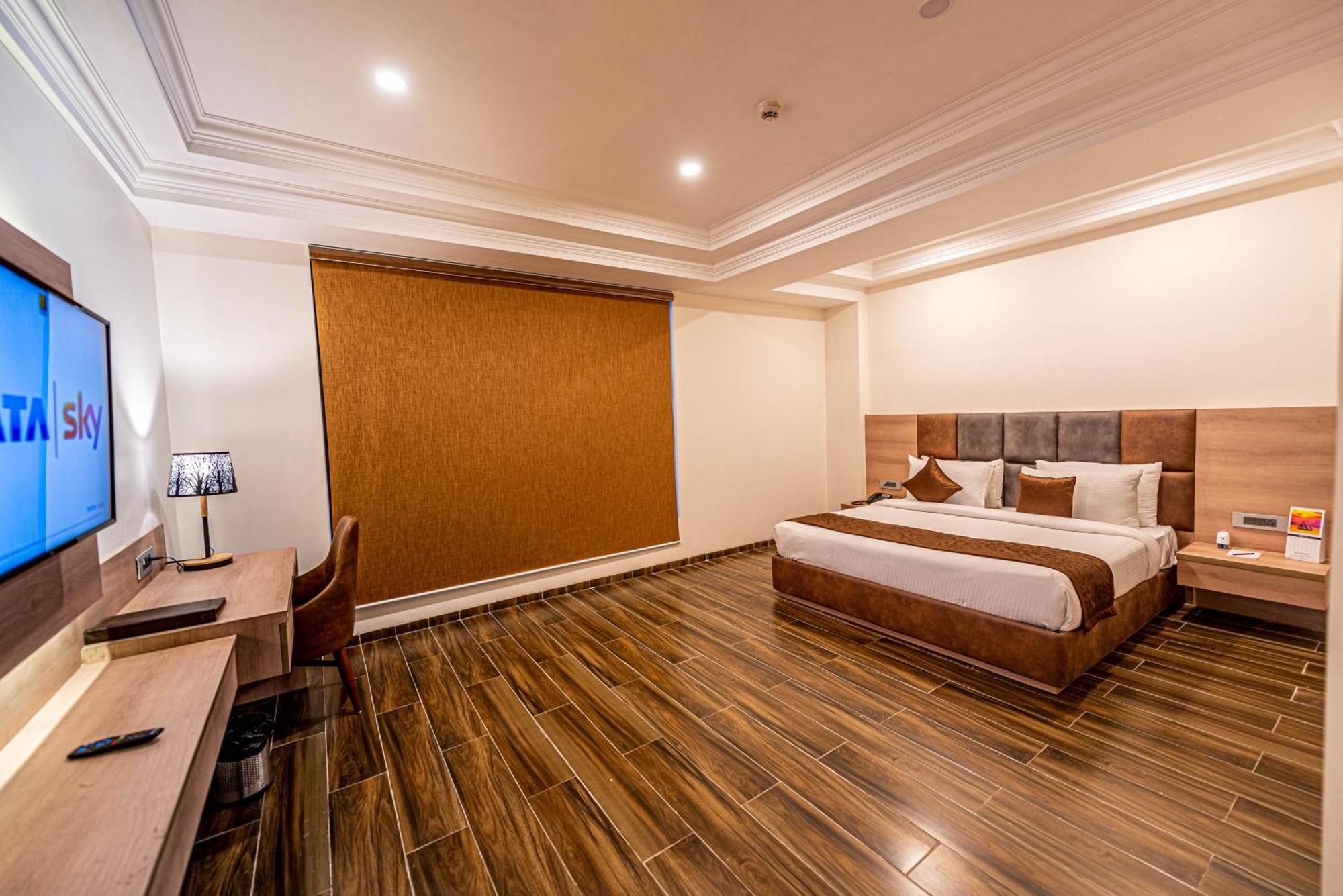 The Elite Lucknow Convention Hotel Екстериор снимка